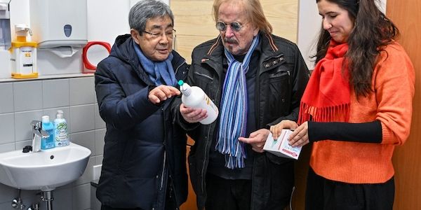 Wiedereröffnung der Caritas-Ambulanz am Zoo mit Frank Zander