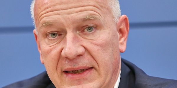 Stromausfall: Grüne und AfD kritisieren Wegner für Tennis-Pause