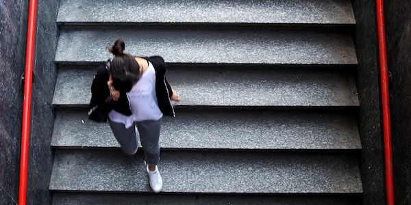 NRW-Schulen haben weitgehend Handyregeln eingeführt