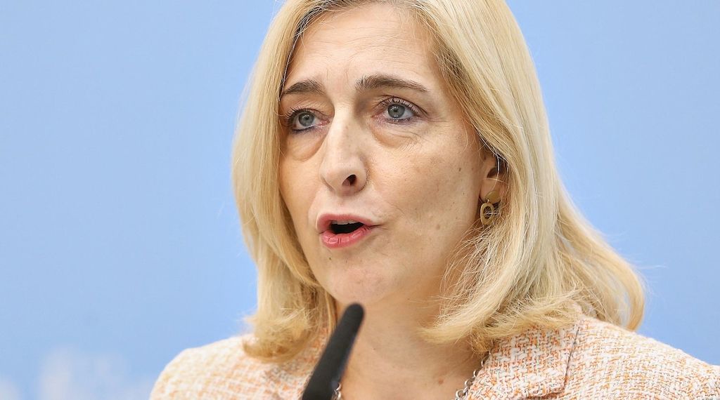 Extremwetter: Warken warnt vor "ungewöhnlichem Gesundheitsrisiko"