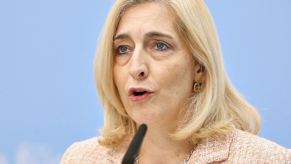 Extremwetter: Warken warnt vor "ungewöhnlichem Gesundheitsrisiko"