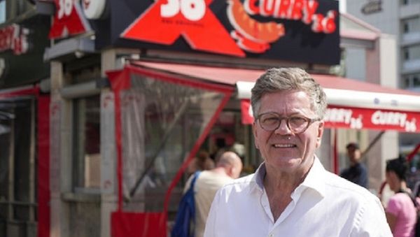Curry 36 feiert Geburtstag: 45 Jahre Currywurst-Geschichte in Berlin
