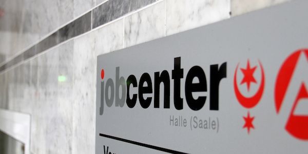 Zahl arbeitsloser Manager erreicht höchsten Stand seit zehn Jahren