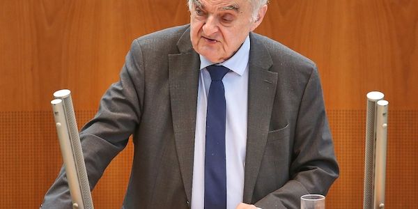 Reul hält Helfer bei Sparkassen-Coup für wahrscheinlich