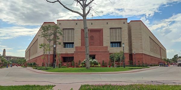 Roloff verteidigt Rüstungsdeals mit Indien