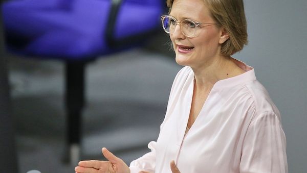 Brantner fordert mehr Druck auf iranisches Regime