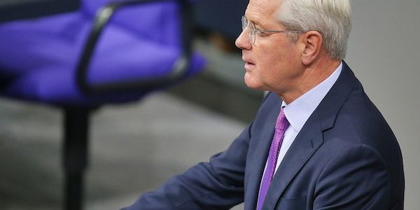 Röttgen fordert mehr Unterstützung für iranische Opposition