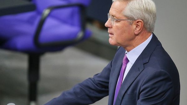 Röttgen fordert mehr Unterstützung für iranische Opposition