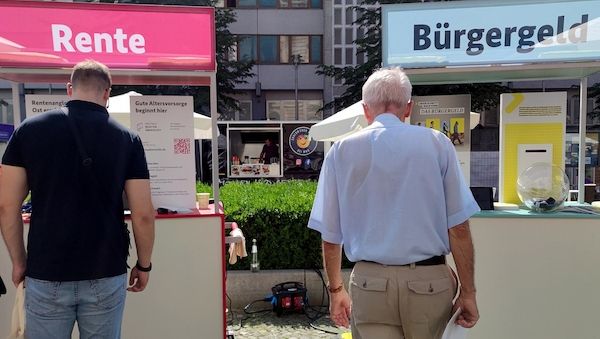 Dressel drängt auf Senkung von Kosten für Sozialstaat