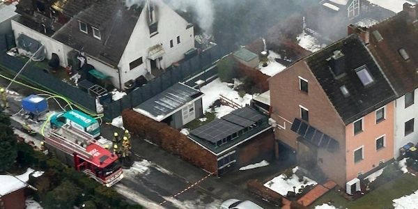 Dachstuhlbrand in Bremen-Ellenerbrok-Schevemoor