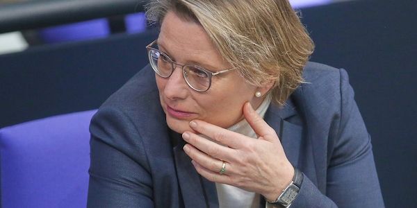 Grok: Hubig will gegen sexualisierte Deepfakes vorgehen