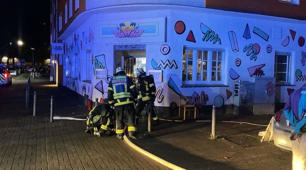 Inhaber löscht Küchenbrand in Dortmunder Geschäft