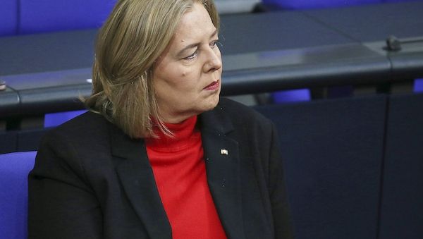 Bas verteidigt neue Grundsicherung