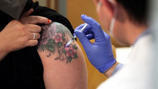 Apotheker rufen trotz Engpass zum Impfen gegen Influenza auf