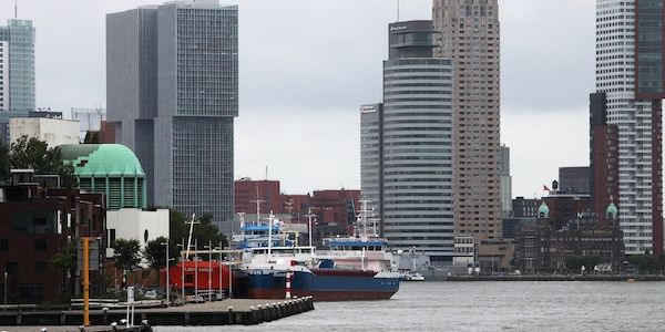 Hafen Rotterdam stellt sich auf gesunkene Umschlagmenge 2025 ein