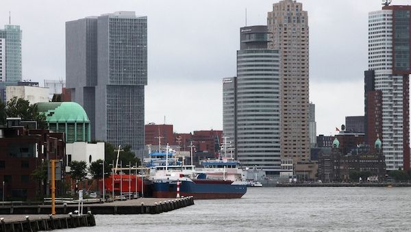 Hafen Rotterdam stellt sich auf gesunkene Umschlagmenge 2025 ein