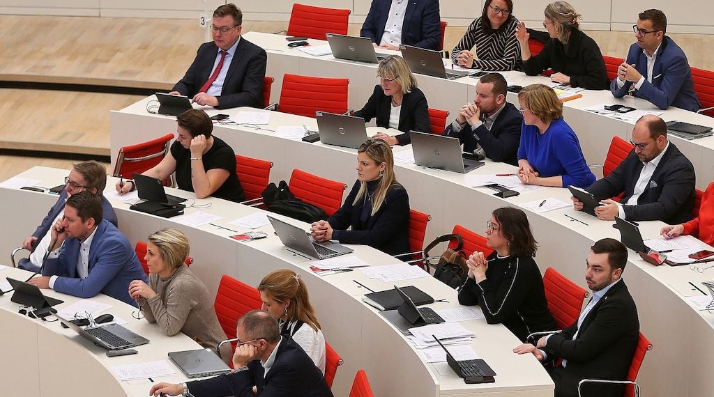 Brandenburg-SPD beschließt Koalitionsverhandlungen mit der CDU