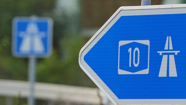 Trickdiebe schlagen auf Autobahn-Raststätten A10 und der A2 zu