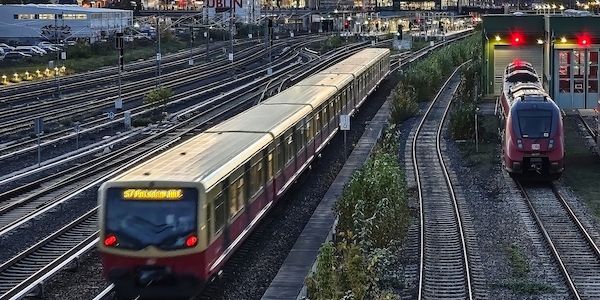 Berlins SPD-Spitzenkandidat will Rückkehr zu 49-Euro-Ticket