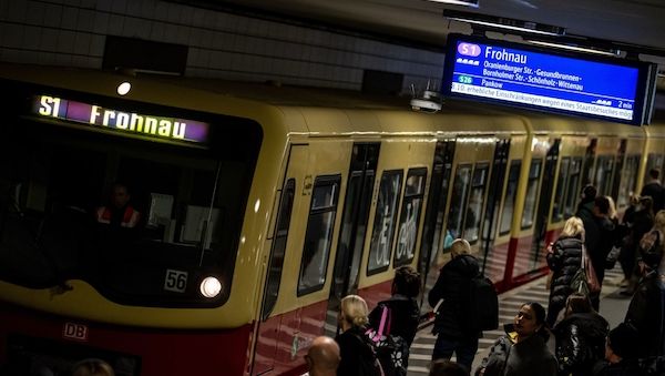 Ausfälle und Verspätungen bei der Berliner S-Bahn wegen Signalstörung