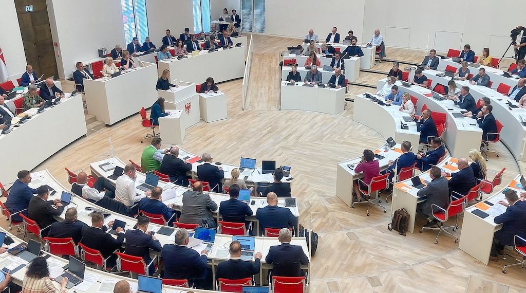 Zypriotische Botschafterin besucht Landtag in Potsdam