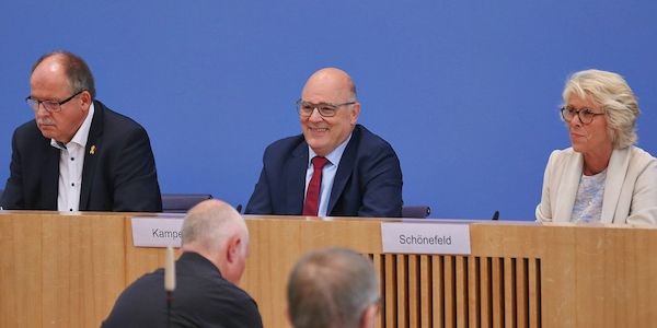 Mindestlohnerhöhung betraf fast fünf Millionen Jobs