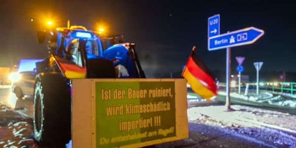 Bauern blockieren Berliner Ring – Große Staus erwartet