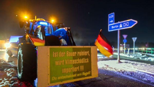 Bauern blockieren Berliner Ring – Große Staus erwartet