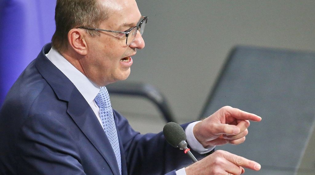 Dobrindt will nach Cyberangriffen künftig "zurückschlagen"