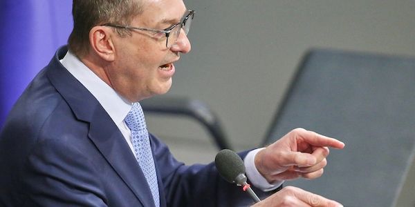 Dobrindt will nach Cyberangriffen künftig "zurückschlagen"