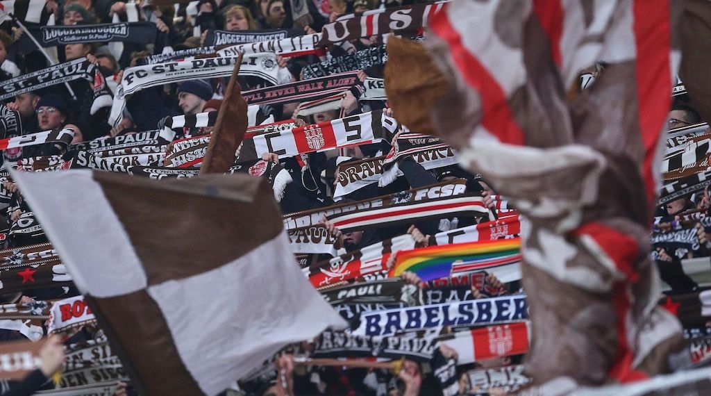 Polizei zieht positive Bilanz nach Stadtderby in Hamburg