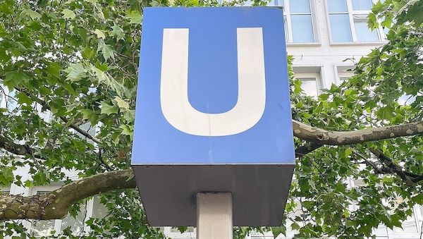 Jugendlicher nach Stromschlag in Berliner U-Bahnhof verstorben