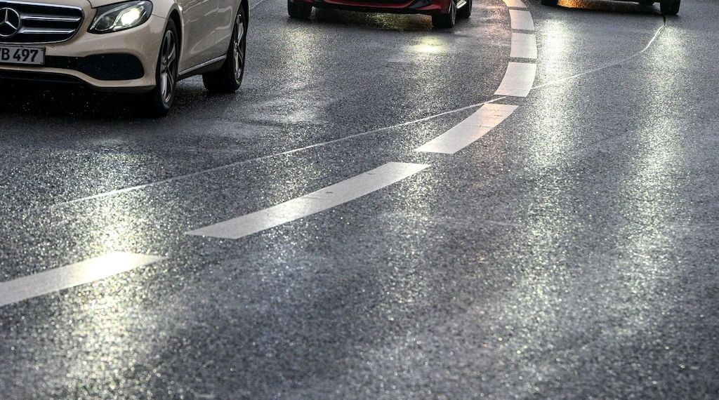 Warnung vom Wetterdienst wegen Glatteis in Berlin und Brandenburg