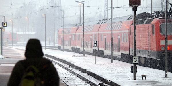 Glatteisregen führt zu vielen Unfällen und Ausfällen