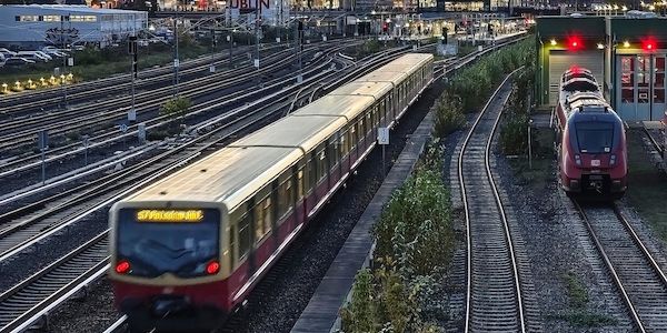 S-Bahn Berlin mit Ersatzverkehr während Winterferienarbeiten in Schöneweide