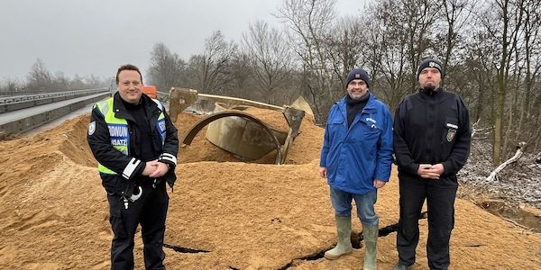 Weltkriegsbombe auf A59 bei Köln erfolgreich gesprengt