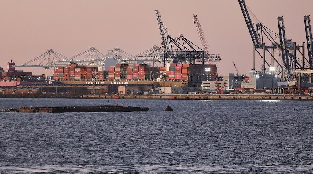 Bundesregierung senkt Wachstumsprognose wegen Exportschwäche