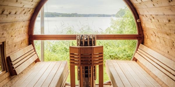 Sauna: Zwischen Hitze und Haftung