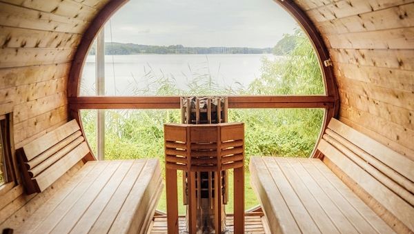 Sauna: Zwischen Hitze und Haftung