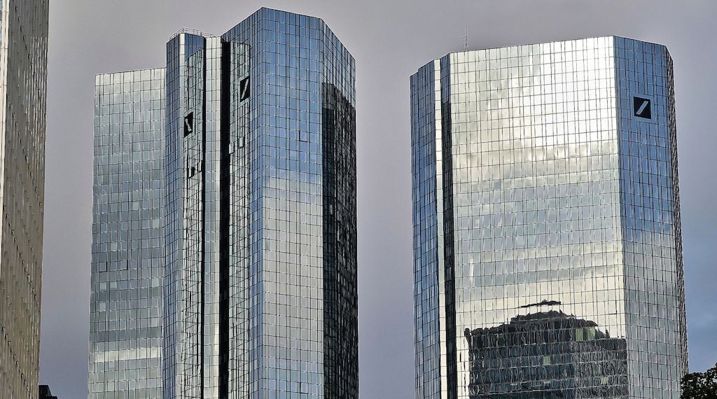 Berichte: Geldwäsche-Razzia bei der Deutschen Bank