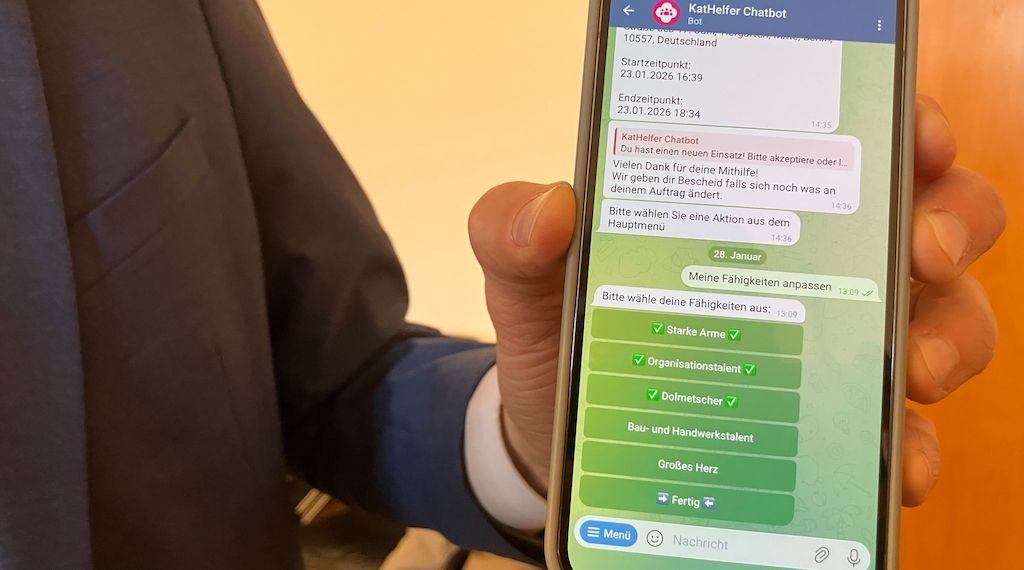 Berlin: Freiwillige Krisenhelfer sollen per Handy alarmiert werden