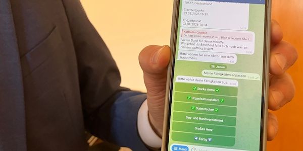 Berlin: Freiwillige Krisenhelfer sollen per Handy alarmiert werden