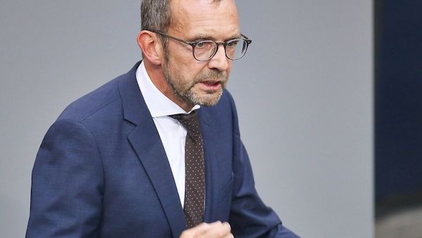 CDU zeigt sich offen für Beteiligung an europäischen Atomwaffen
