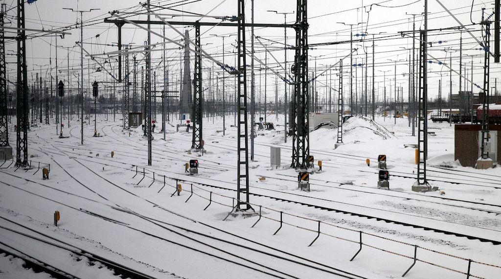 Winterprobleme der Bahn: Schnieder will keine Bundeswehr-Hilfe