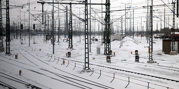 Winterprobleme der Bahn: Schnieder will keine Bundeswehr-Hilfe