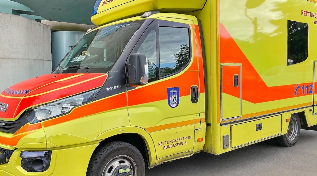 Autofahrer nach Unfall in Alt-Treptow reanimiert