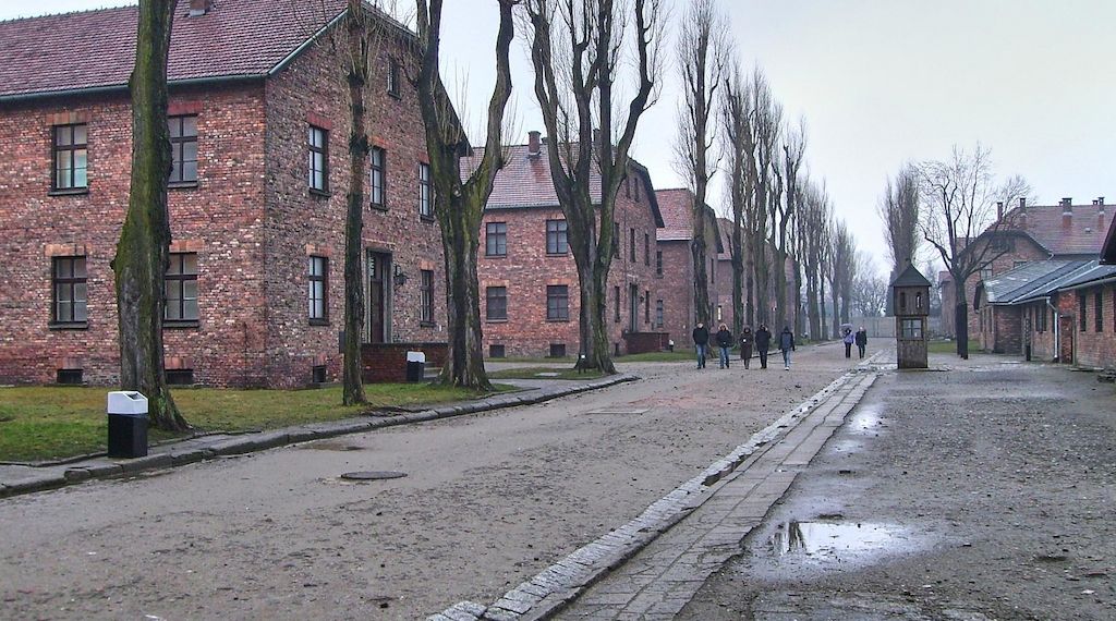 NRW übergibt 428 NS-Dokumente an Auschwitz-Stiftung