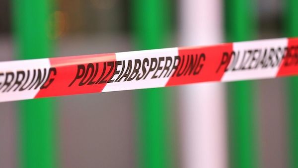 Schwerer Unfall auf A24 bei Neuruppin - Zwei Verletzte