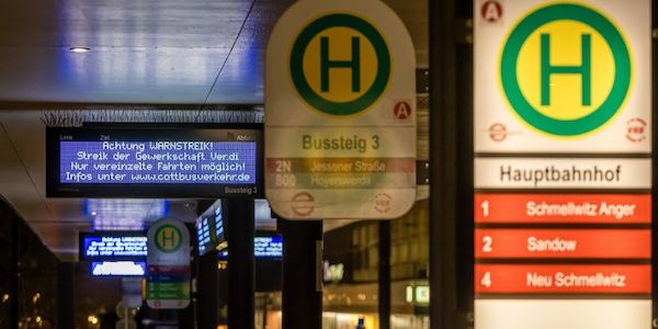 Warnstreik legt Berufsverkehr in Brandenburg teils lahm