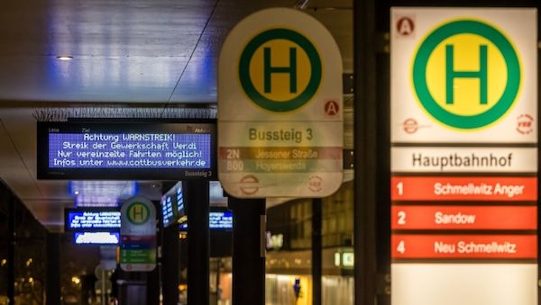 Warnstreik legt Berufsverkehr in Brandenburg teils lahm